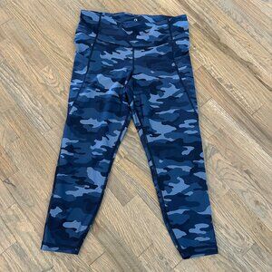 GapFit Camouflage Leggings Size Large